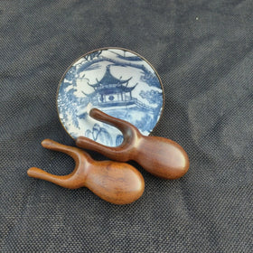 BL Sandalwood Eye Face Nose Bridge Small Frog Massager Head Meridian Massage Comb Facial Nose Scraper Massage Comb