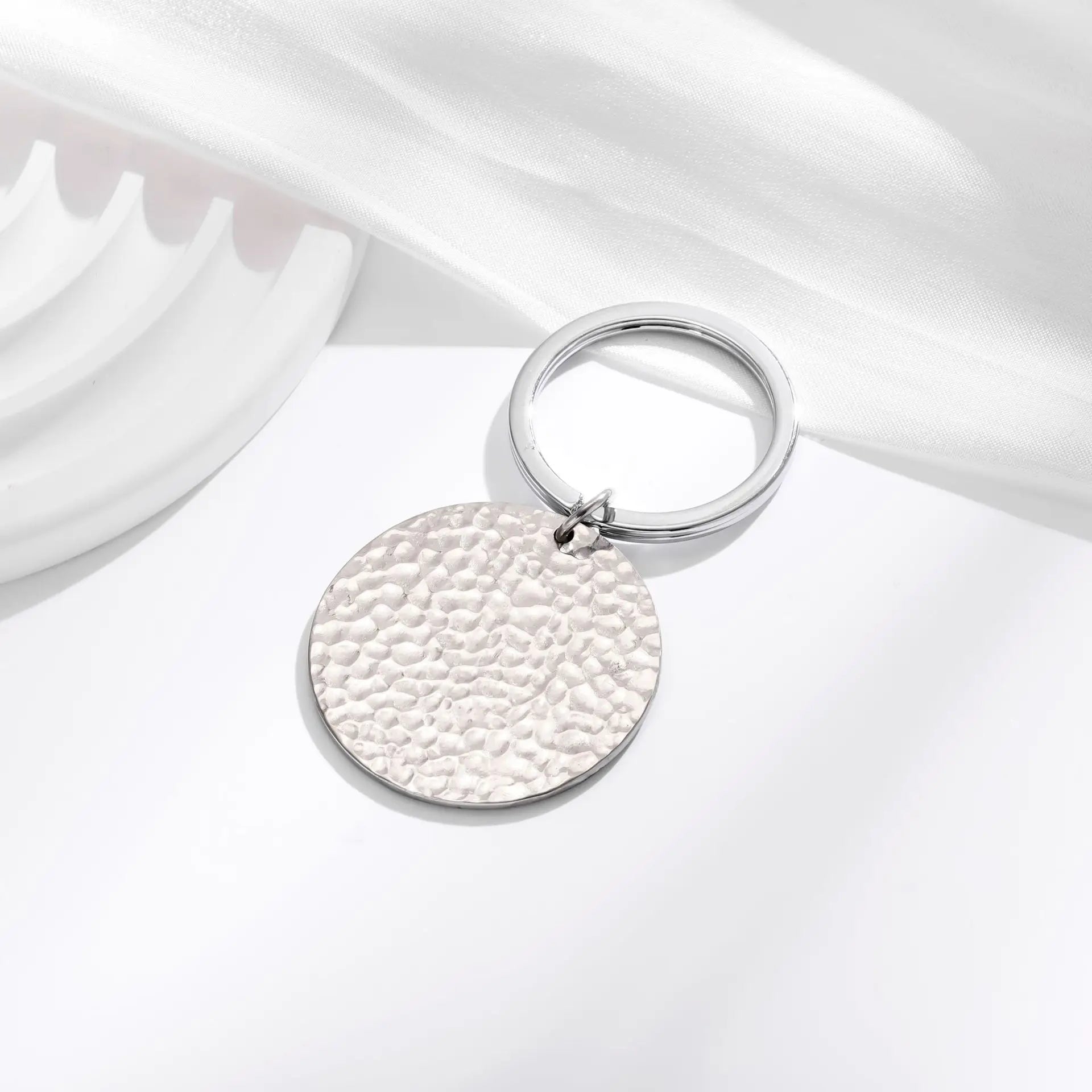 Custom Logo  Laser Engrave Blank Metal Malleolar Stria Keychain Personalized Ronud Stainless Steel Pet Dog Cat Tags Keyring