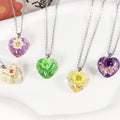 High Quality Fashion Resin Jewelry Love Shape Stainless Steel Pendent Beautiful Real Dried Flower Necklace for Lady