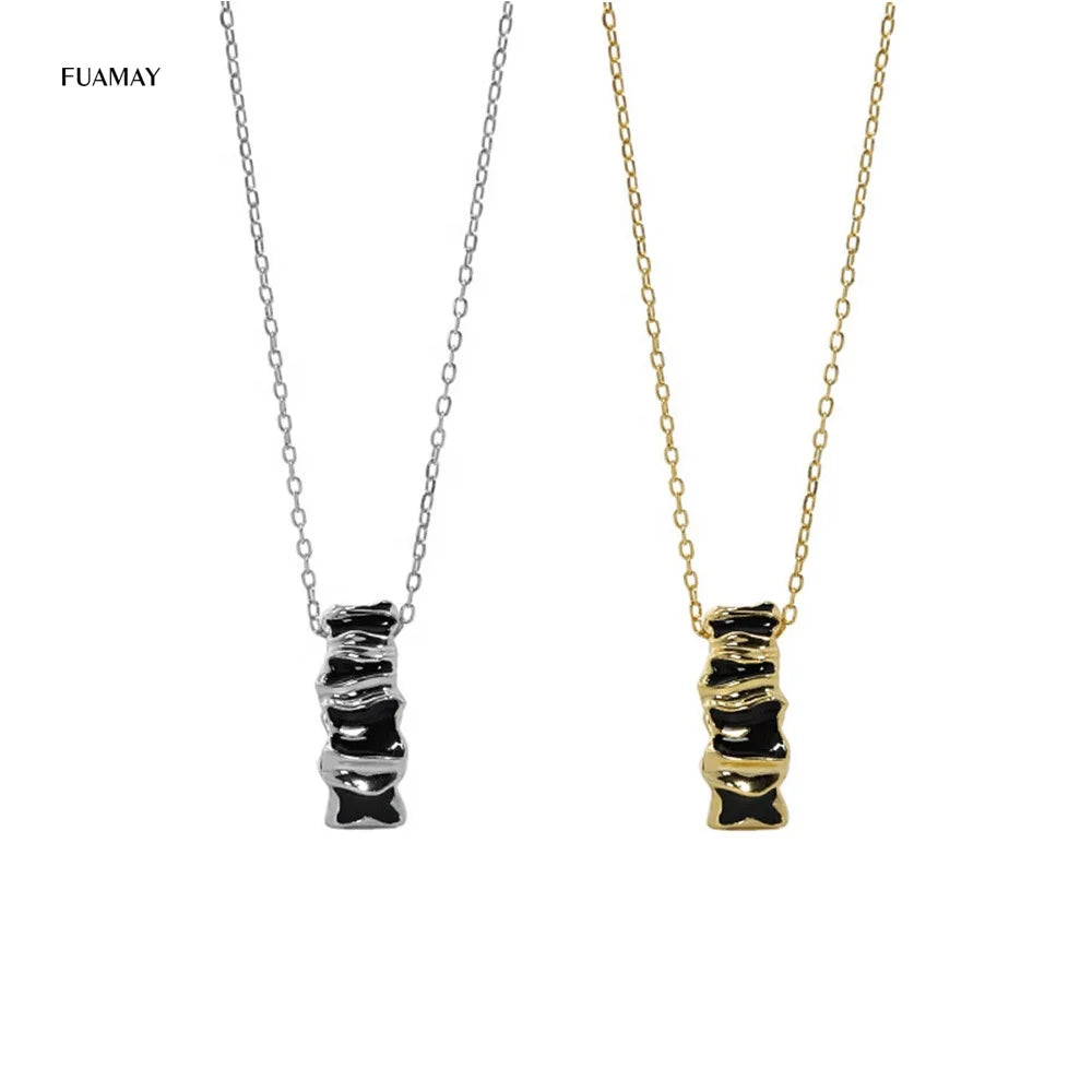 FUAMAY 925 Sterling Silver Black Enamel Wild Snake Necklaces Round Circle Pendant Necklaces for Woman Wholesale