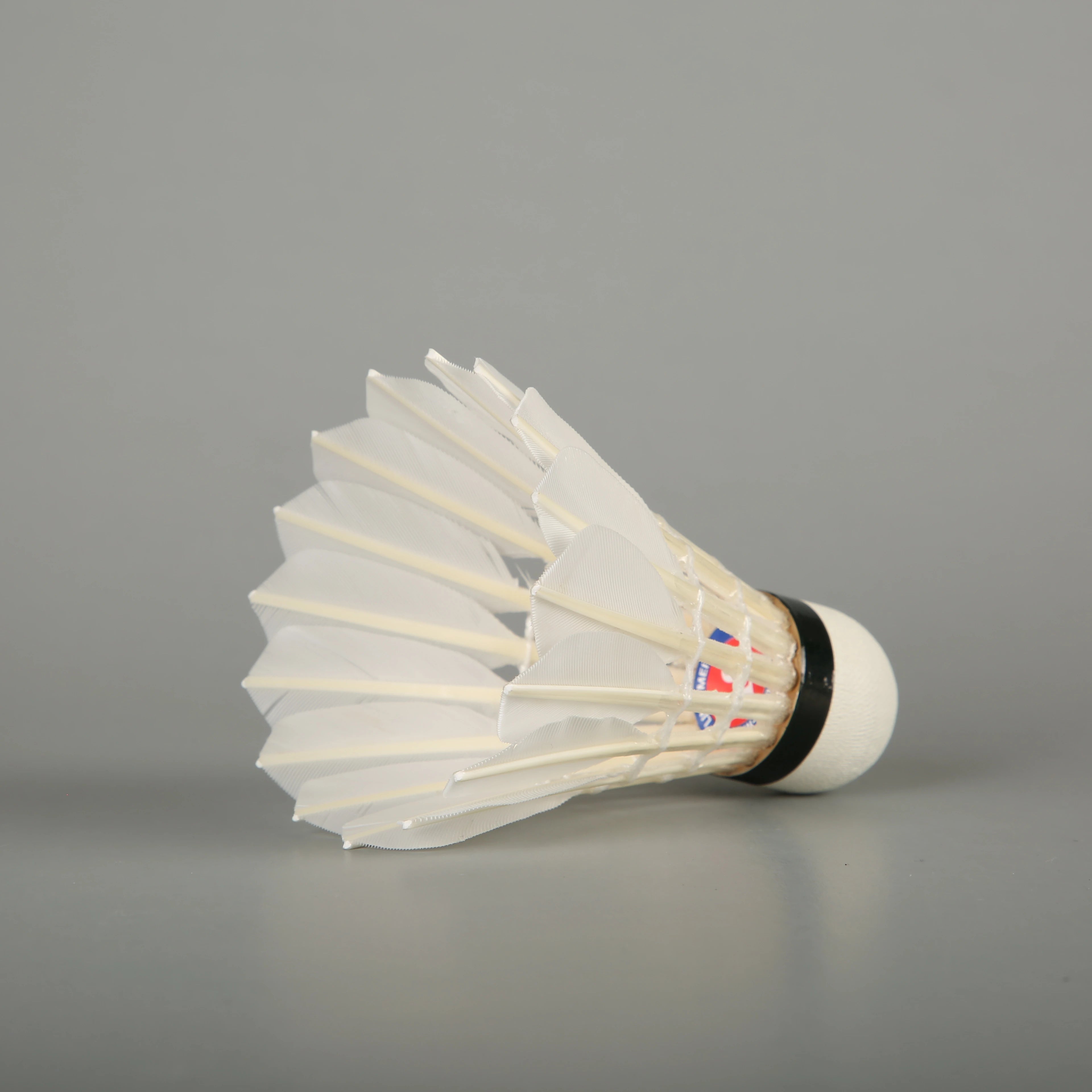 Lingmei 10 Pro Cheap Popular Chinese Factory Supplied 12-Pack Grade 3 Natural Feather Badminton Shuttle Cock