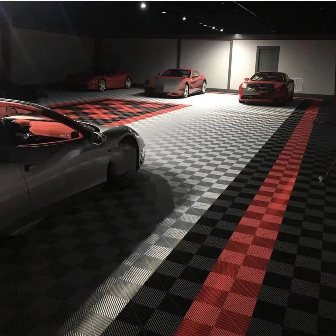 2024 PP Material Plastic Garage Interlocking Flooring / Interlocking Floor Tiles for Mobile Garage