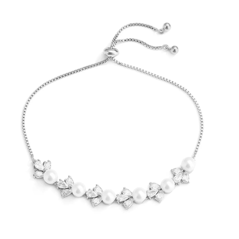 New Arrival Fashion Small Fresh Flower Bracelet Temperament Luxury Zircon Pearl Bracelet for Women