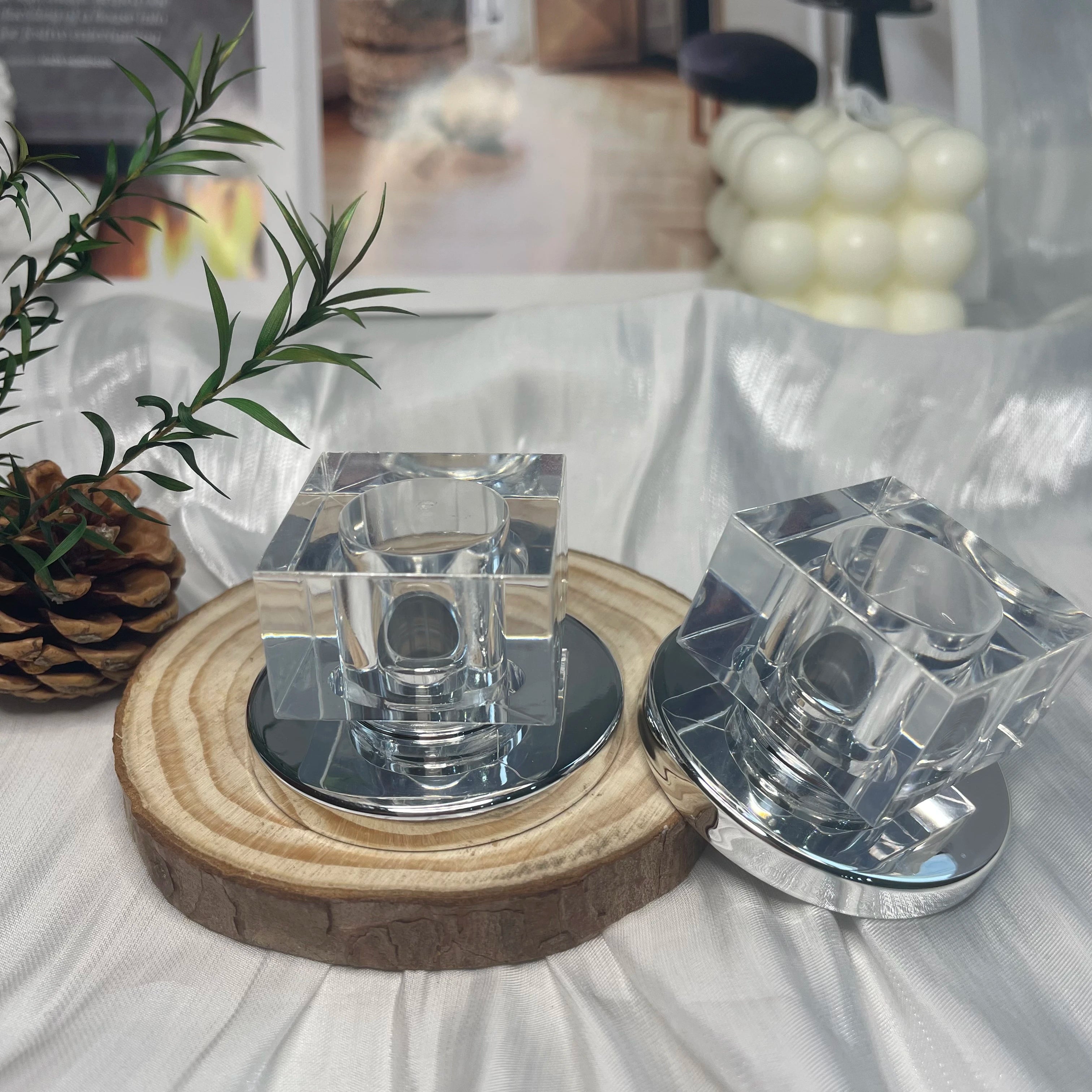 Manufacturers Direct Selling Luxury Transparent Silver Round Reusable Bottom Plastic Perfume Bottle Lid