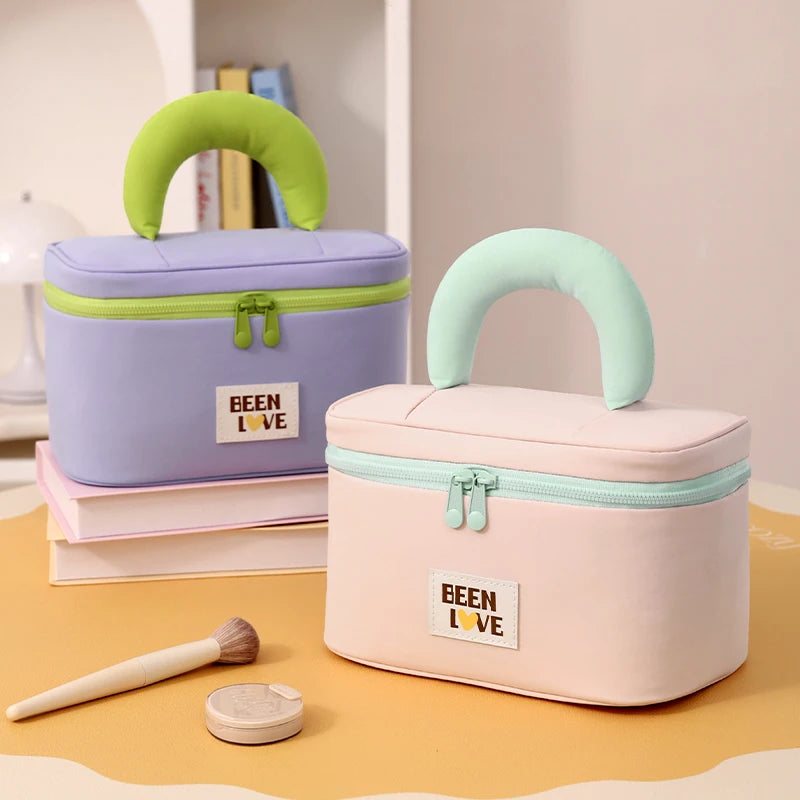 Women's Portable Large Capacity Travel Pouch Makeup Bags Eco-Friendly Nylon Cosmetic Bag Zipper Available Colorful Designs