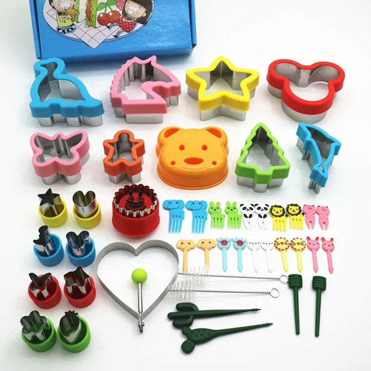 Factory Sandwich Cutter for Kids Cookie Cutter Set with Teddy Bear Sandwich Mold Bento Set with Animal Sticks MegaBDM
