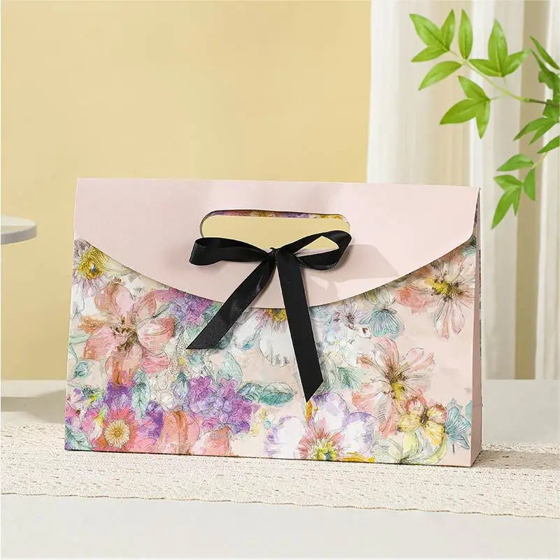 Luxury Recyclable Custom logo Cardboard Box Packaging Paper Cardboard Gift Packaging Magnetic Box Creative Envelope Box