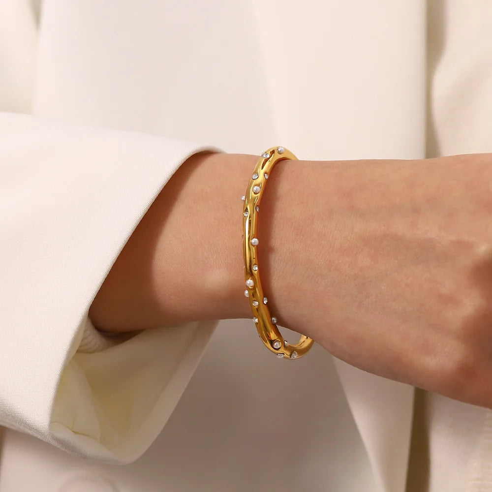 2022 Fashion New Stainless Steel 18K Gold Texture Light Luxury Cross-inlaid Pearl Zircon Bracelet Spot Wholesale