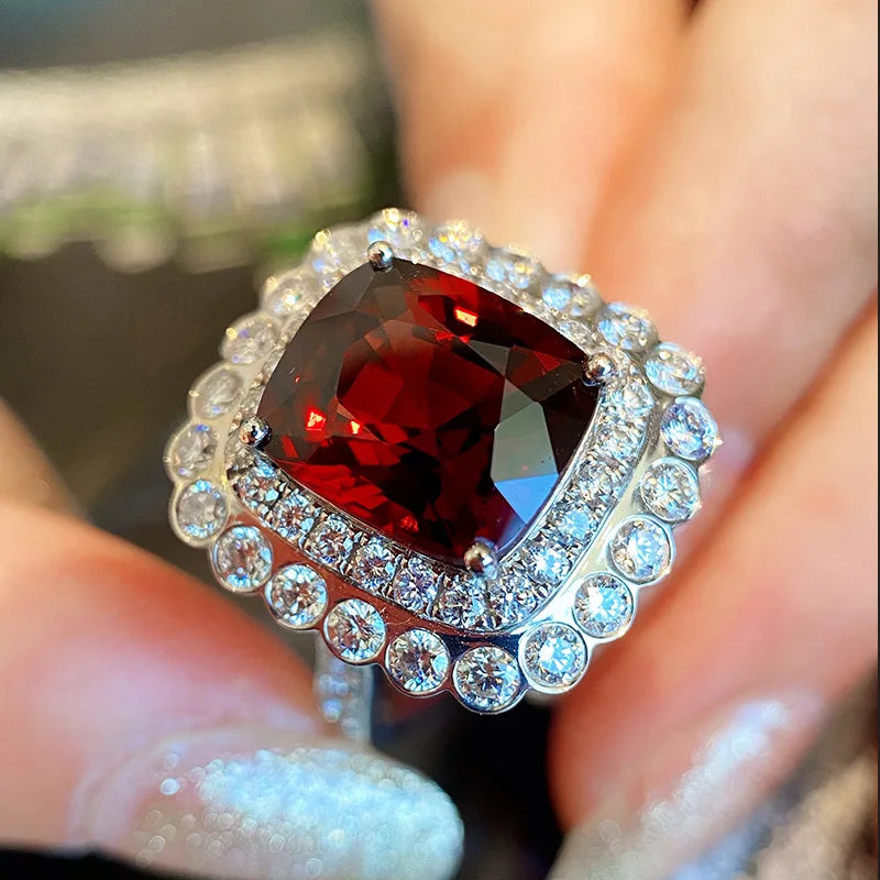 Huitan Red Garnet Color Big Crystal Imitated Rhodium Plated Rings Women 3A Cubic Zirconia Gemstone Cocktail Vintage Rings