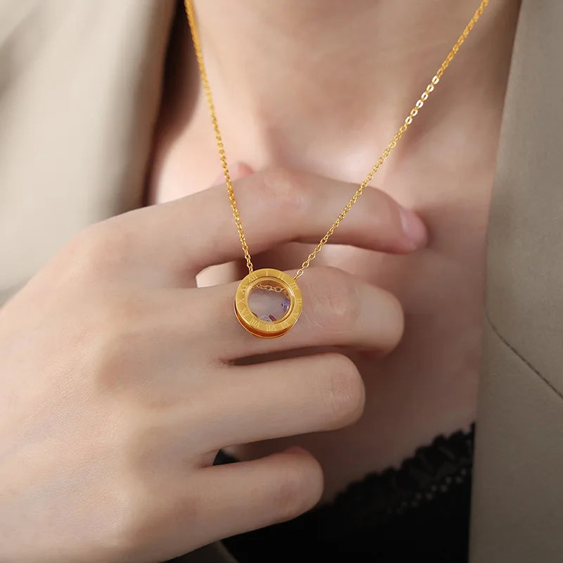 Fashion Round Hollow Plate Pendant With Color Zircon Gemstone Necklace Baroque All-Match Jewelry Stainless Steel Link Chain