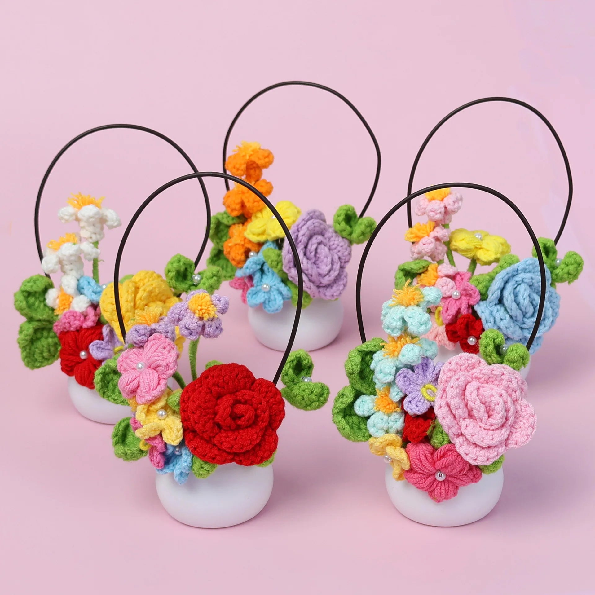 Handmade Heart Wool Crochet Rose Forget Me Not Small Flower Basket Handheld Small Plants for Valentine's Day Graduation