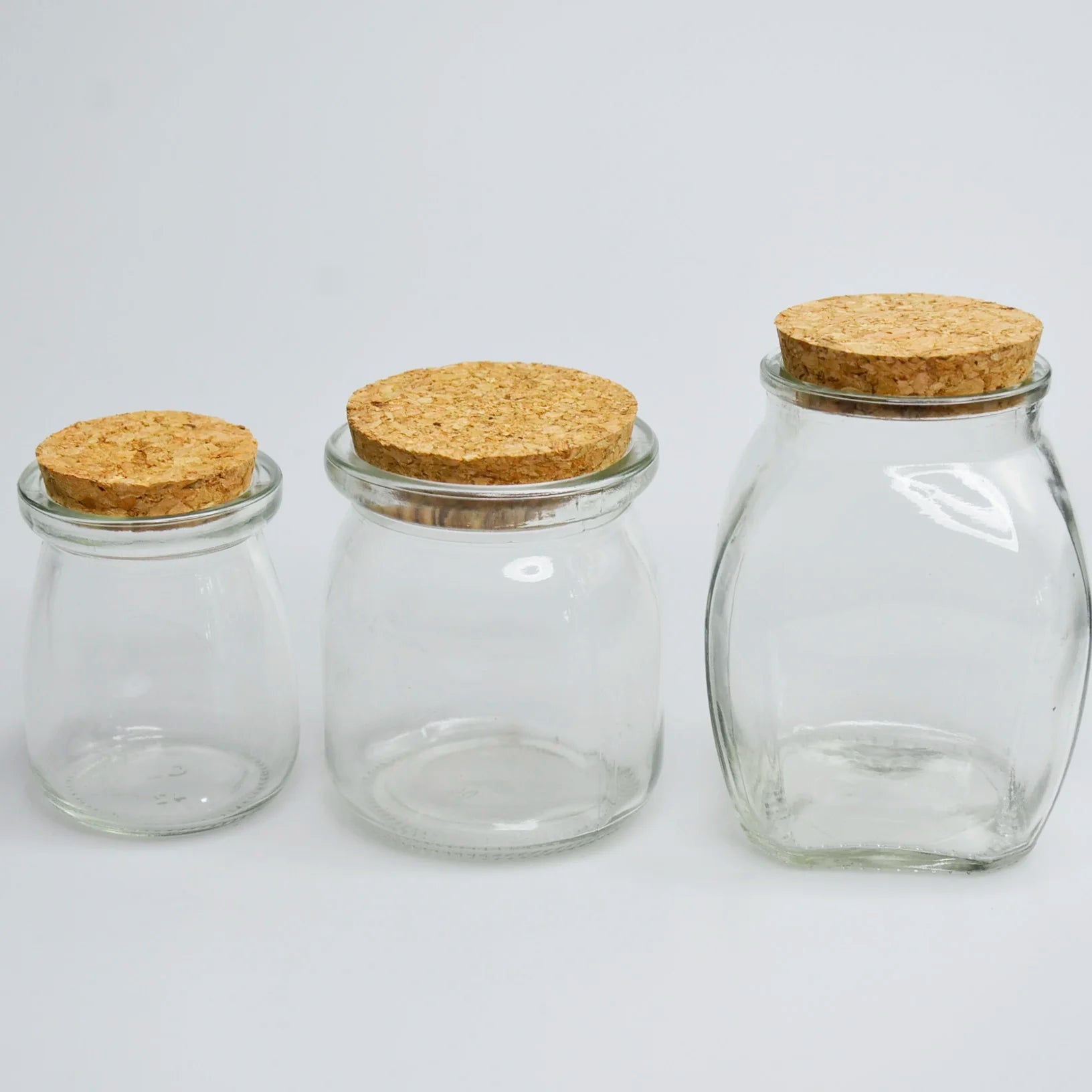 2025 New Arrival Empty 100ml 200ml 300ml Bath Salts Bottle Clear Glass Cork Bottle in Cute Shape