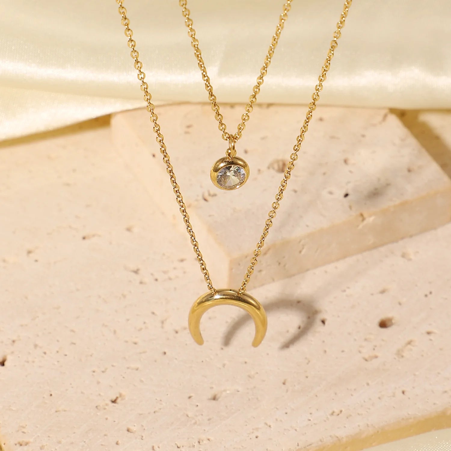 Minos New Dainty Desdign Moon Pendant Necklace 18k Gold Plated Stainless Steel Double Layer Zircon Moon Necklace