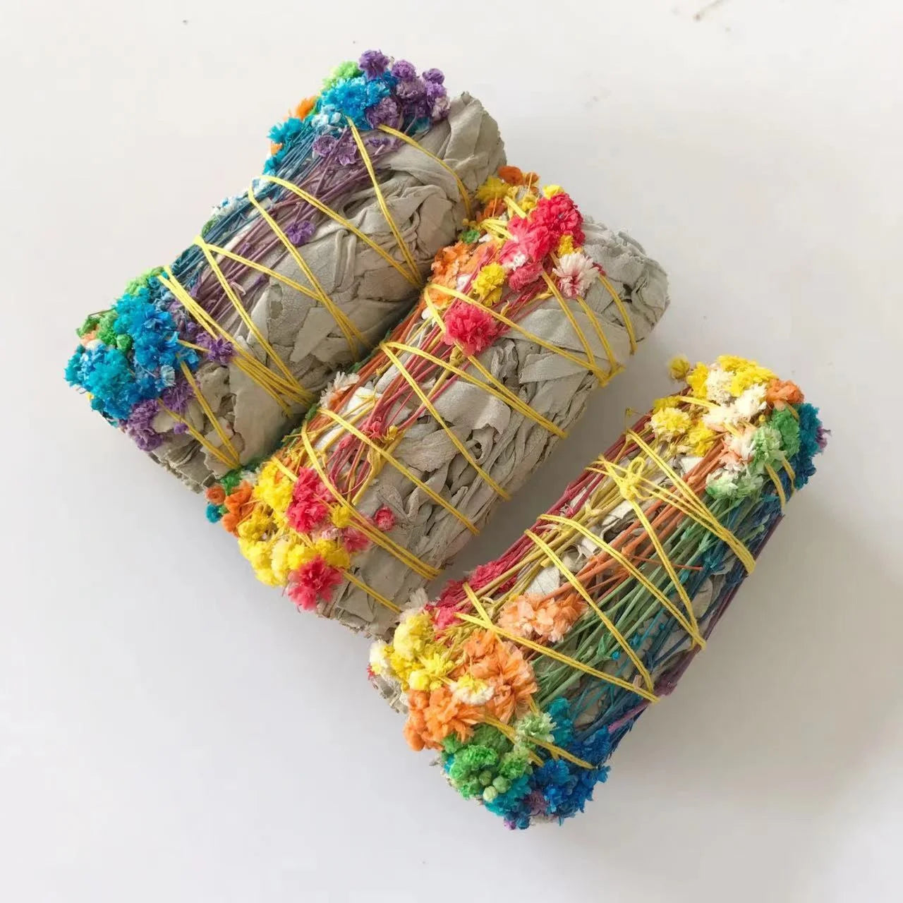 I009 Natural Colorful Daisies Flowers With White Sages Smudge Sticks Bundles Bulk Incense Sticks