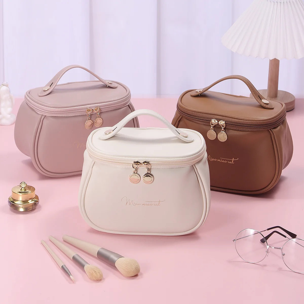 2024 Custom Logo Large Capacity Wash Storage Bag Travel Pu Leather Letter Cosmetic Bag