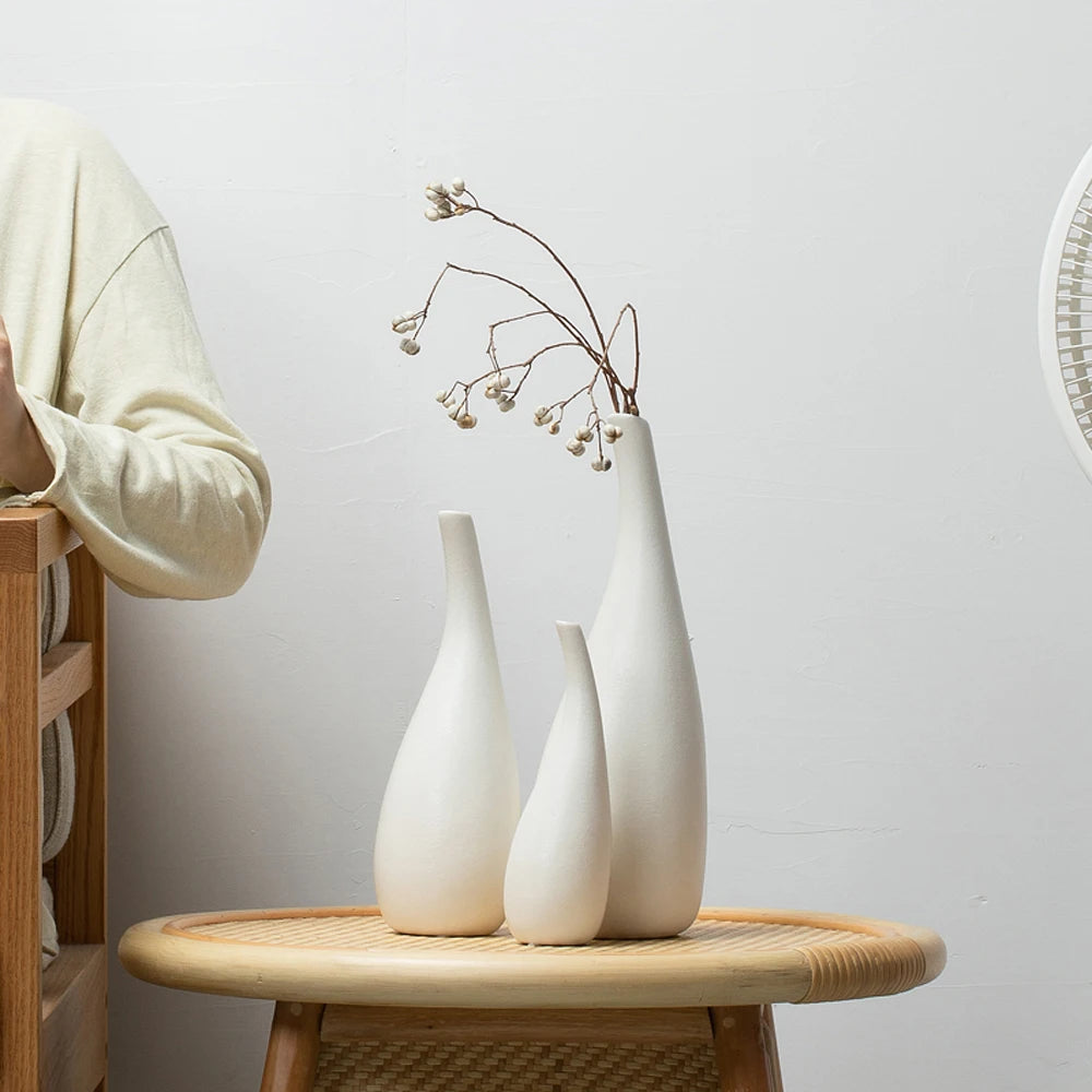 White Flowers Tabletop Decorative Vase Flower Vase Handmade Designs Simple and Generous Ceramic Decorations