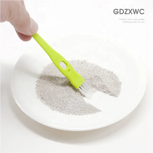 Best-selling Kitchen Gadget 5 Dollar Items for Home Use Green Handle White Bristles Middle Hanging Hole Brushes