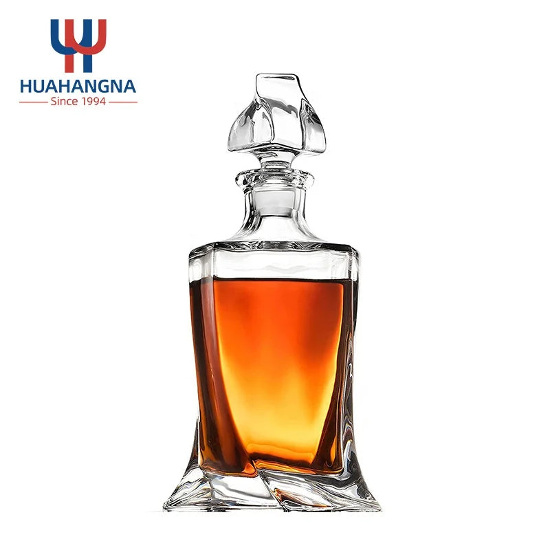 840ml 28oz Elegant Lead-Free Transparent Glass Whiskey Decanter with Stopper for Home Bar or Lounge