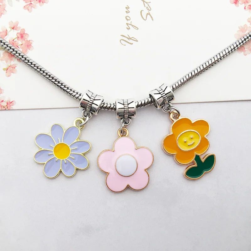 Wholesale 20X22MM Summer Flower Daisy Charm Pendant for Making Jewelry