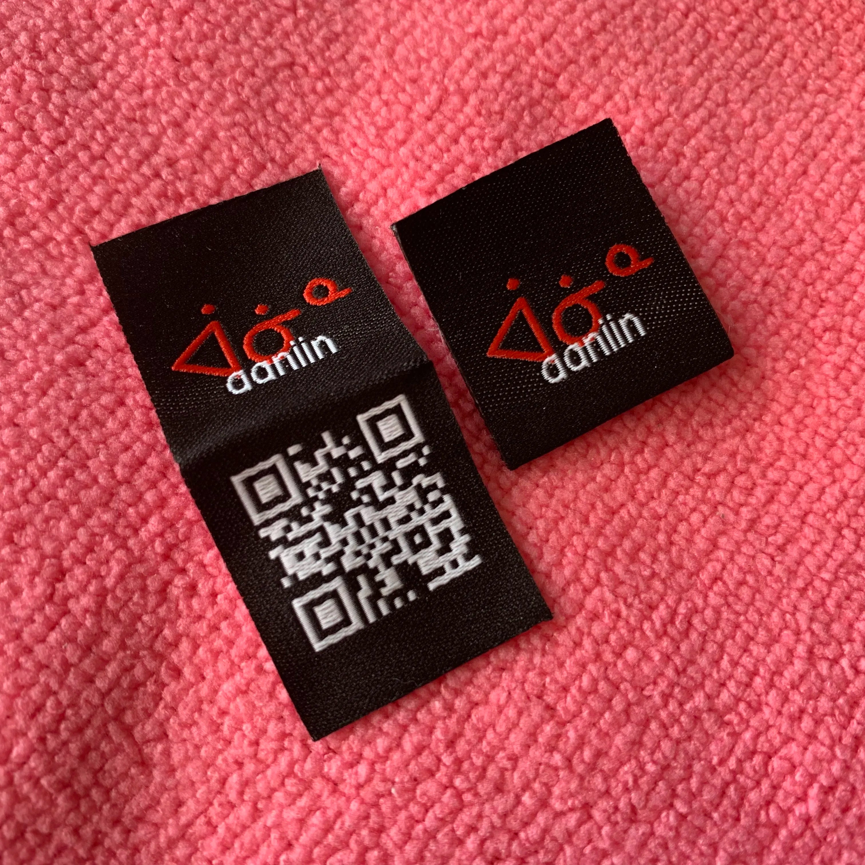 Loop Fold QR Code Design Damask Woven Labelexact Scan QR Code T-shirt Clothing Neck Label