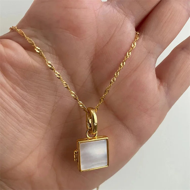 Simple Fashion Copper Gold Plated Opened Picture Locket Jewelry square Shell Photo Locket Necklace