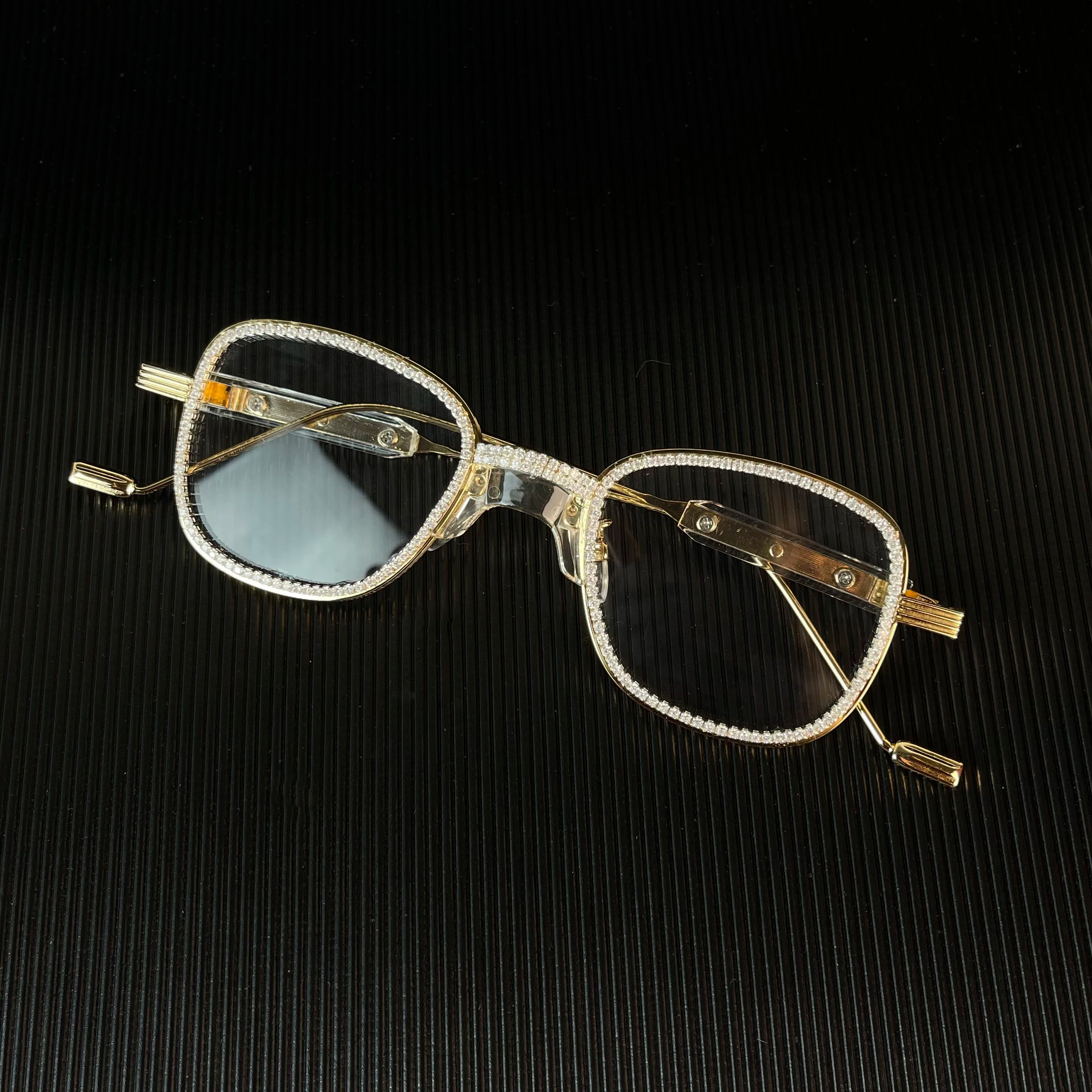 Classic Gothic Steampunk Diamond Sunglasses Women Vintage Punk Brand Design Rhinestones Sun Glasses UV400 Shades Eyeglasses
