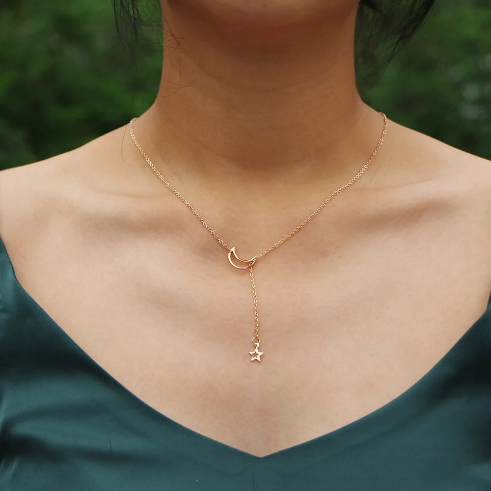 Fashion Moon Star Pendant Choker Necklaces Temperament Jewelry for Women Alloy Zinc Chain Charm Necklace