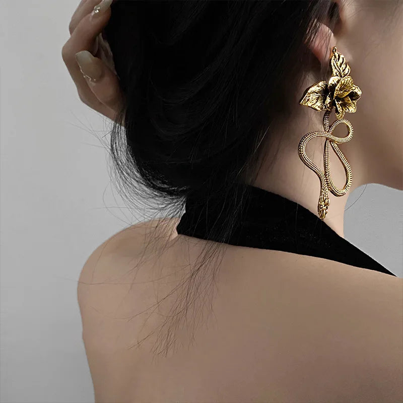 Silver Needle Floral and Leaf Snake-shaped Earrings Unique and Edgy European-style Ear Studs Drops with Vintage
