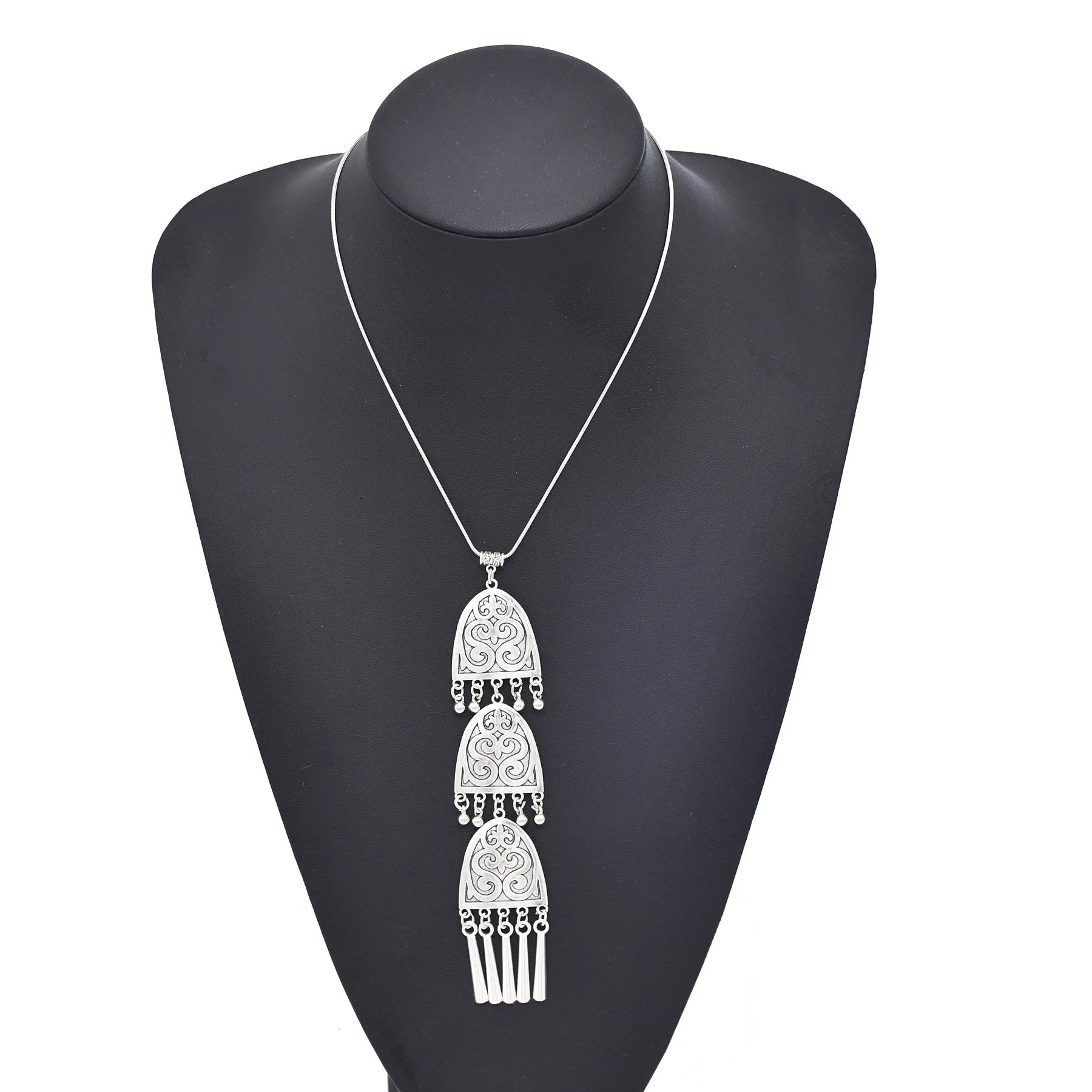 Gypsy Bohemian Silver Alloy Chain Tassel Carved Flower Pendant Necklace for Women Festival Jewelry