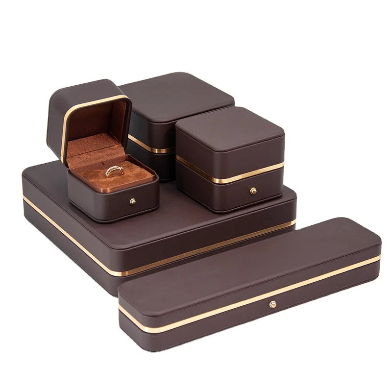 YADAO 2023 New Arrivals Luxury Pu Leather Gift Box Custom Jewelry Packaging Box in Brown Color