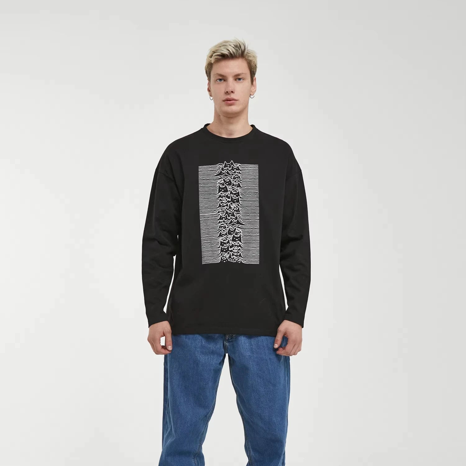 Monochrome for Graphic Print -Themed Casual Breathable Oversized Long-Sleeved Men's T-Shirt Collection
