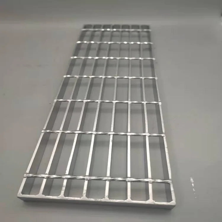 32*5 Metal Construction Material Gutter Guard Drainage System Walkway Drain Trench Steel Grating