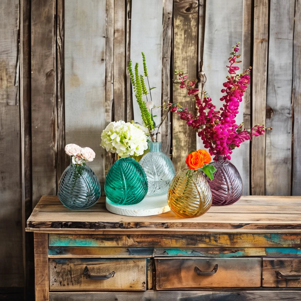 Nordic Leaf Pattern Hand Blown Strawberry Glass Vase Small Size for Wedding Home Decor and Living Room Wholesale Bud Vases