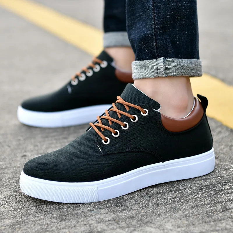 New Stock Casual Men Shoes Canvas Upper Cheap Spring Light Casual Sneakers for Men 2026 Hot Sell Canvas Trendy Shoes