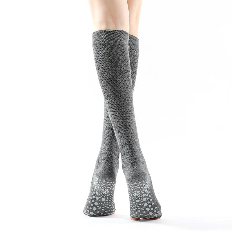 Wholesale Yoga and Pilates Socks Custom Women Yoga Socks Low MOQ Knee High Thigh High Barefoot Quick-Dry Aqua Yoga Socks Slip-On