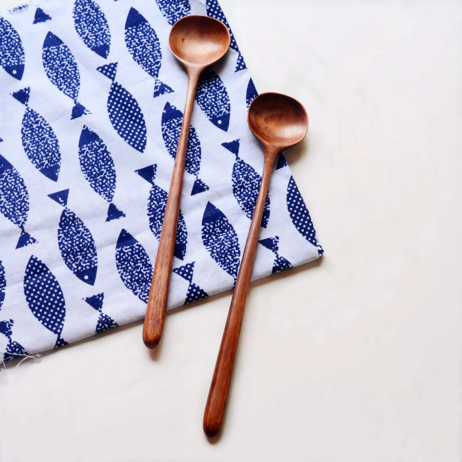 Popular Hot sale Customized  Japan Style Long Hand Tableware Handmade Stirring Coffee Wood Dark Spoon