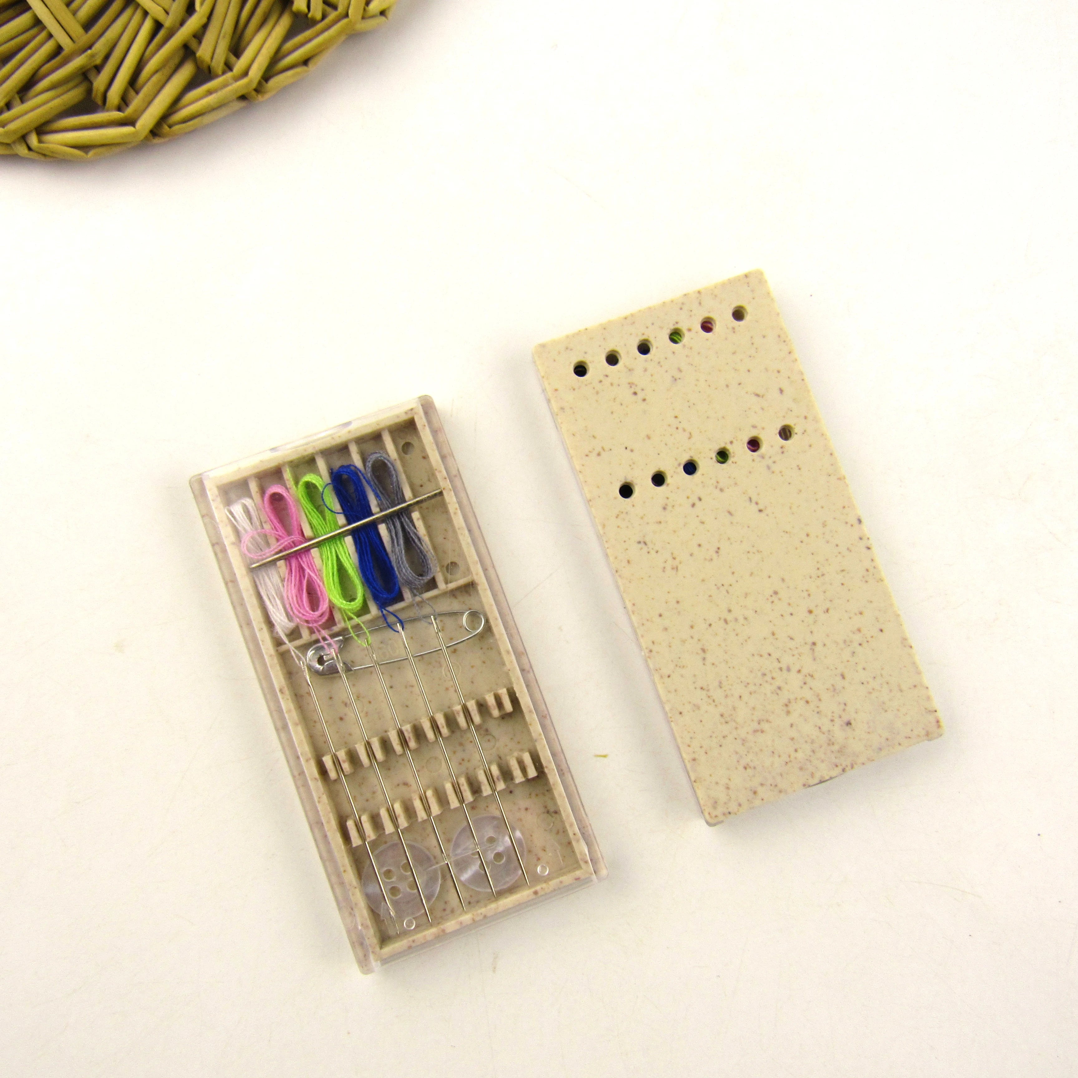 Sewing Kit for Hotel Biodgrable With clear Cover
