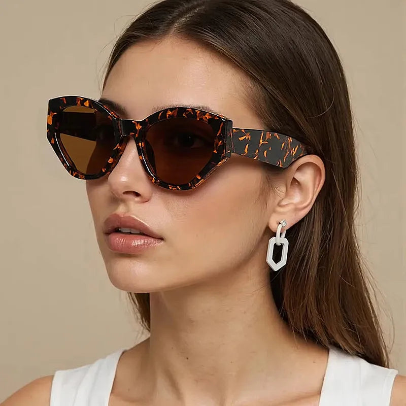 Custom Logo 2025 Fashion Retro Ladies Thick Small Frame Sun Glasses UV400 Jelly Colors Cat Eye Women Sunglasses