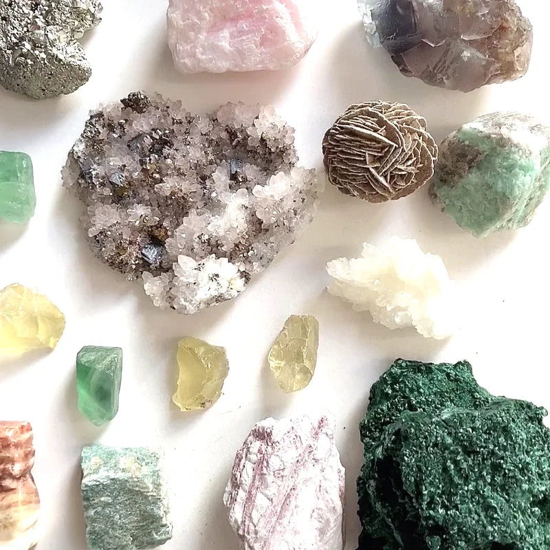 Natural Rough Citrine Fluorite Howlite Malachite Crystal Rose Quartz Amber Calcite Mineral Specimen Stone Raw Amethyst for Sale