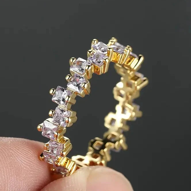 Huitan New White/Blue Princess Cut Crystal Rings for Women Party Gold Plated Irregular Design Fashion Jewelry CZ Wedding Rings