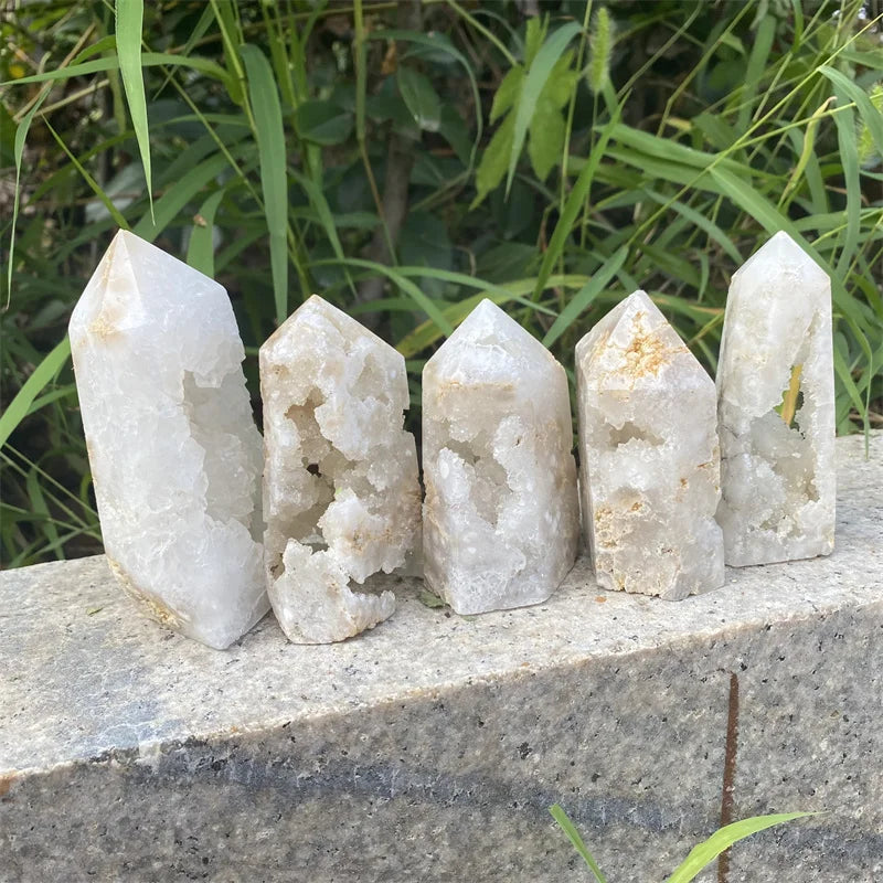 Natural Wholesale Popular Top Quality Crystal Natural White Crystal Geode Cluster Point Tower Ornaments As Gifts