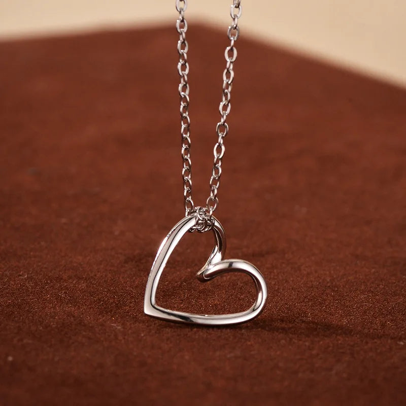 925 Sterling Silver Hollow Heart Pendant Necklace for Women Niche Style High-End Simple and Elegant Instagram-worthy Necklace