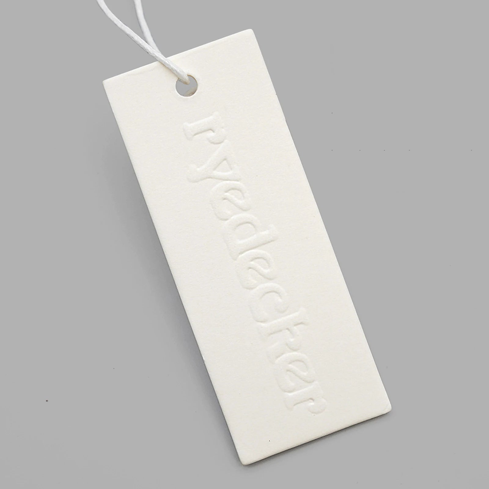 Custom High Thickness White Cardboard Hangtag Labels for Clothing Embossed/Debossed Logo Hot Stamping Technics String Gift Tags
