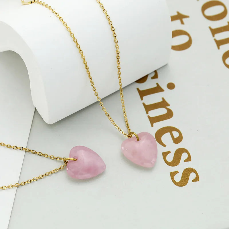 New Design Natural Crystal Heart Pendant Necklace Pink Heart 18K Gold-Plated Stainless Steel Collarbone Chain Jewelry for Women