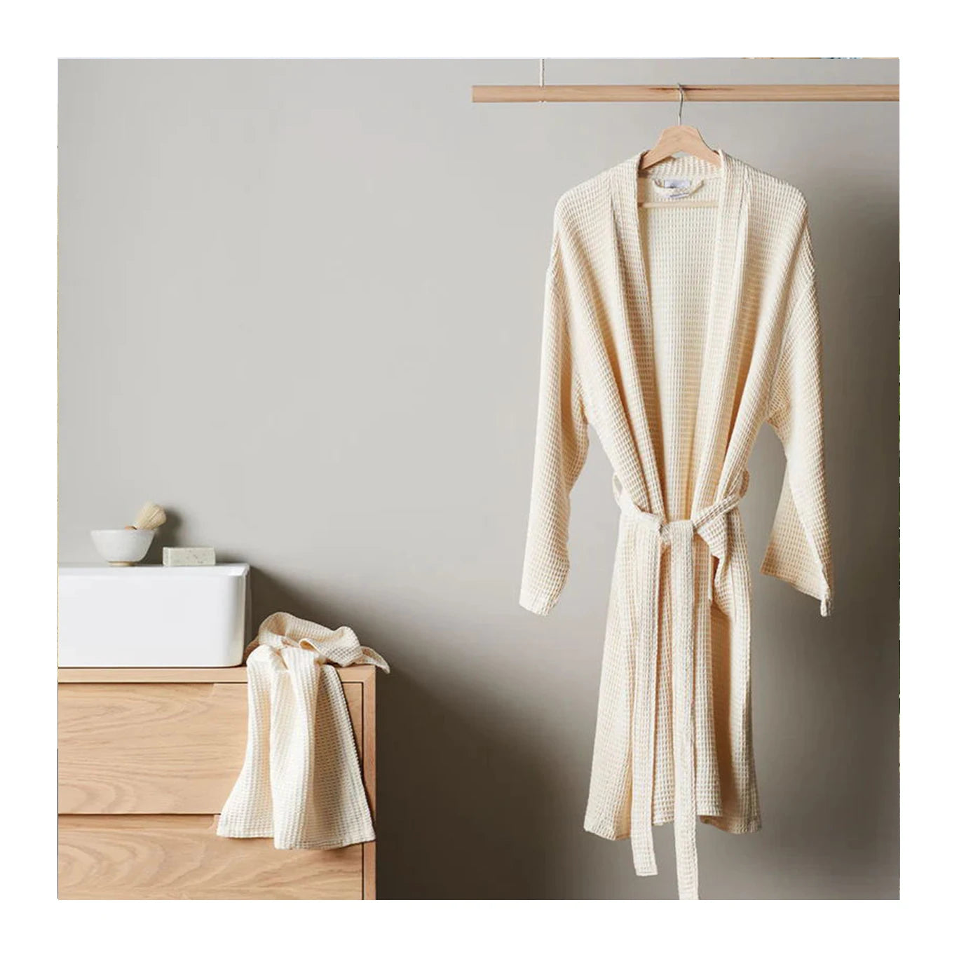 Custom Luxury Organic Cotton Waffle Lady Gown  Breathable Women Bathrobe Luxury SPA Belted Kimono Bathrobe