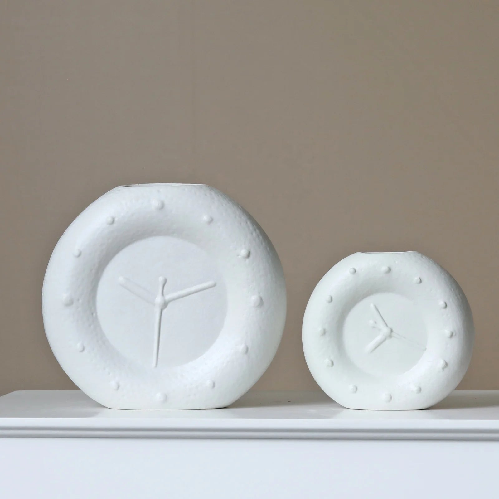 Modern Industrial Design Ceramic Vase Clock Shape Tabletop Background Wall Decoration Creative Hydroponic Modern Ceramic Vase
