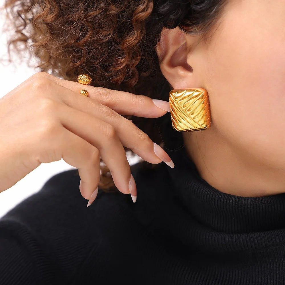 Wholesale Non Fading Fashion Jewelry Earrings 18K Gold Plated Stainless Steel Simple Striped Square Stud Earrings for Women