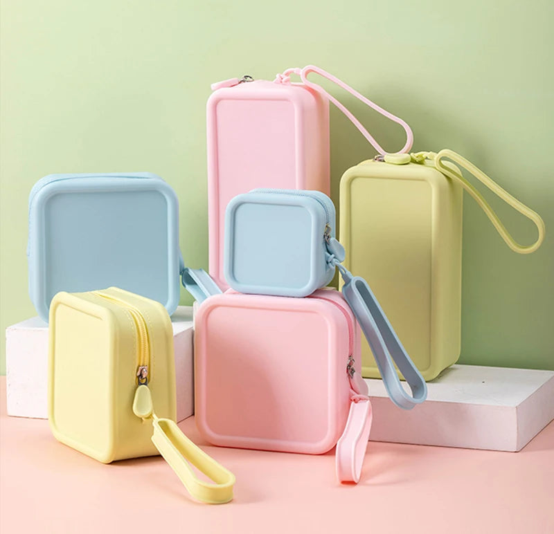 Silicone Makeup Bag Travel Cosmetic Bag Stuff Bag Makeup Pouch Cute Makeup Organizer Versatile Zipper Pouch for Women