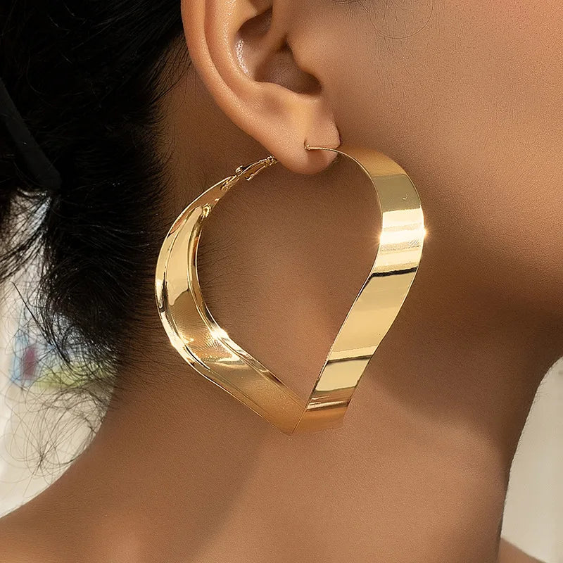 2024 New Arrival Fashion Jewelry Exaggerated Minimalist Metal Earrings Big 18k Gold Plated Clip on Hoop Twisted Earrings Women