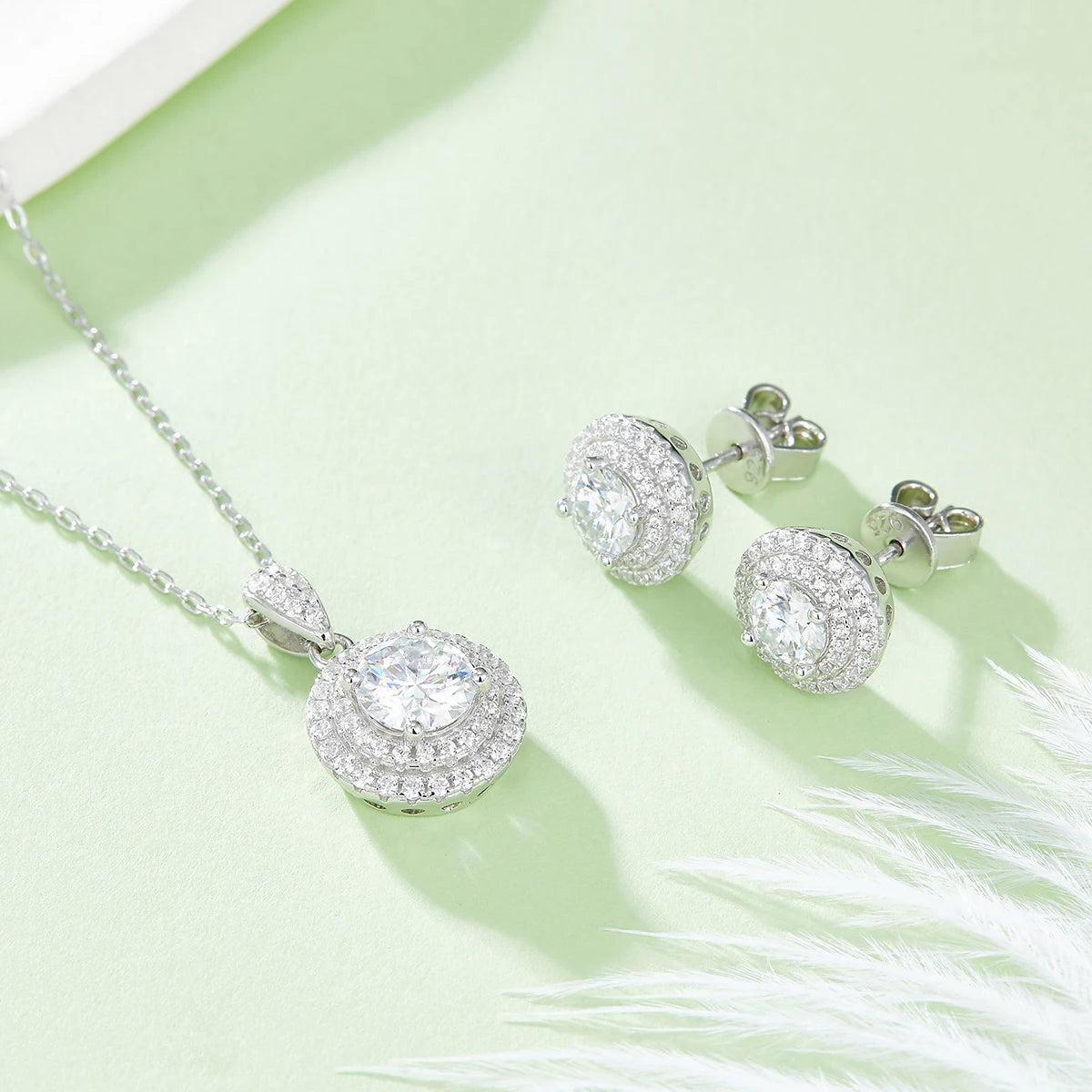 New Trendy Women Fine Jewelry Set White Gold Plated 925 Sterling Silver Moissanite Round Shaped Engagement Earrings and Necklace